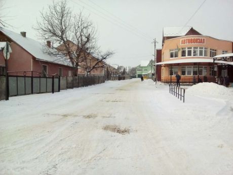 тривають роботи по капітальному ремонту футбольного поля