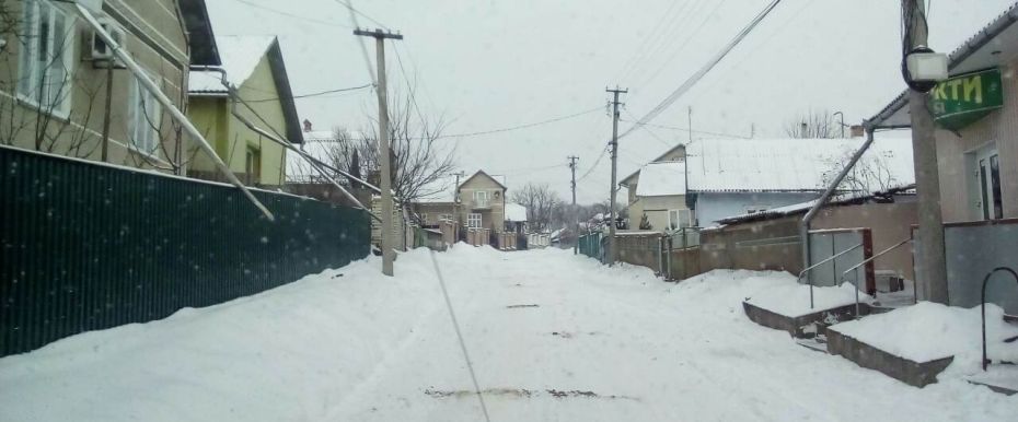 тривають роботи по капітальному ремонту футбольного поля